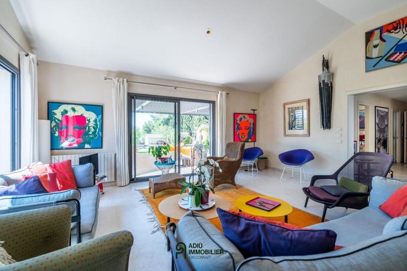 Villa - 185 m² - 6 pièces