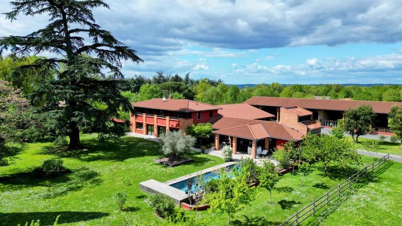 Maison de domaine équestre - 500 m² - 13 pièces