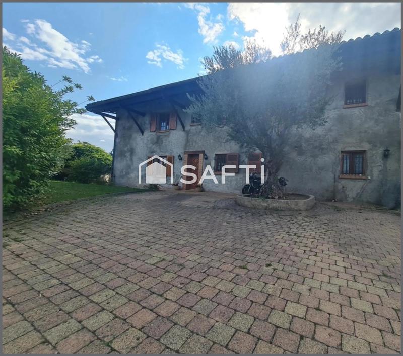 Maison - 213 m² - 6 pièces