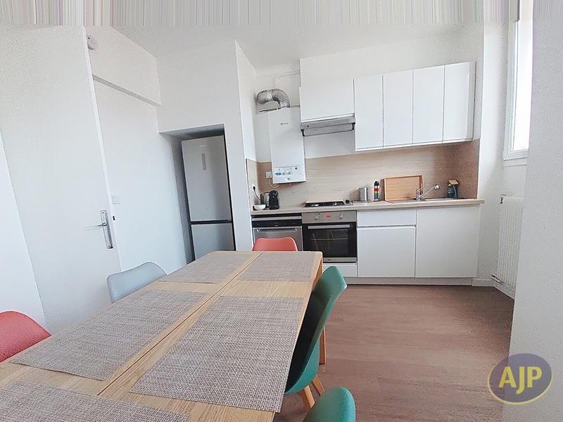 Appartement - 98 m² - 5 pièces