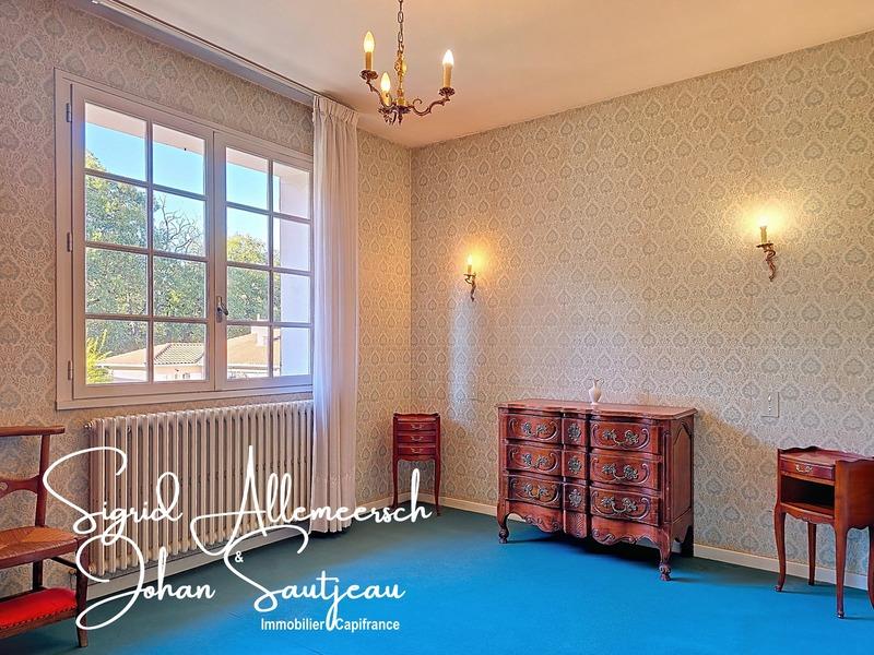 Maison - 200 m² - 9 pièces