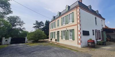 Maison - 320 m² - 7 pièces