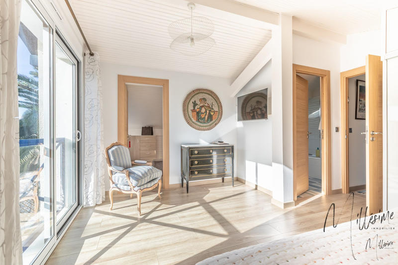 Maison - 180 m² - 7 pièces