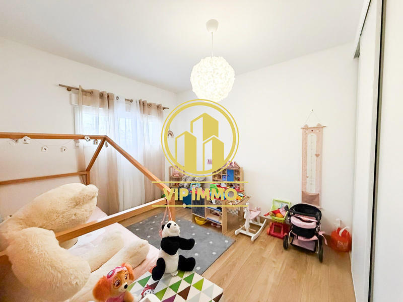 Maison - 142 m² - 8 pièces