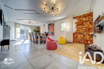 Maison - 140 m² - 5 pièces