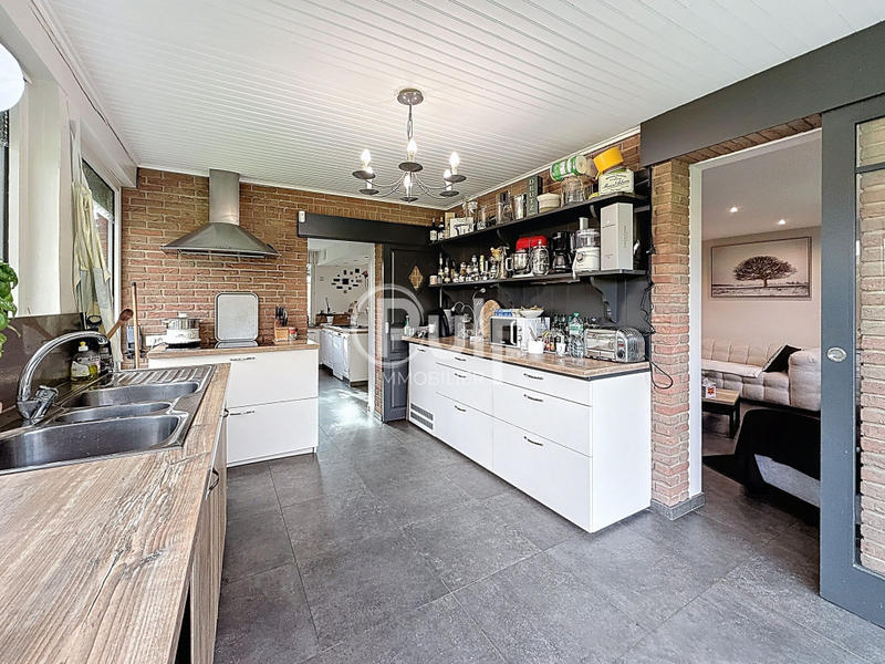 Pavillon - 207 m² - 12 pièces