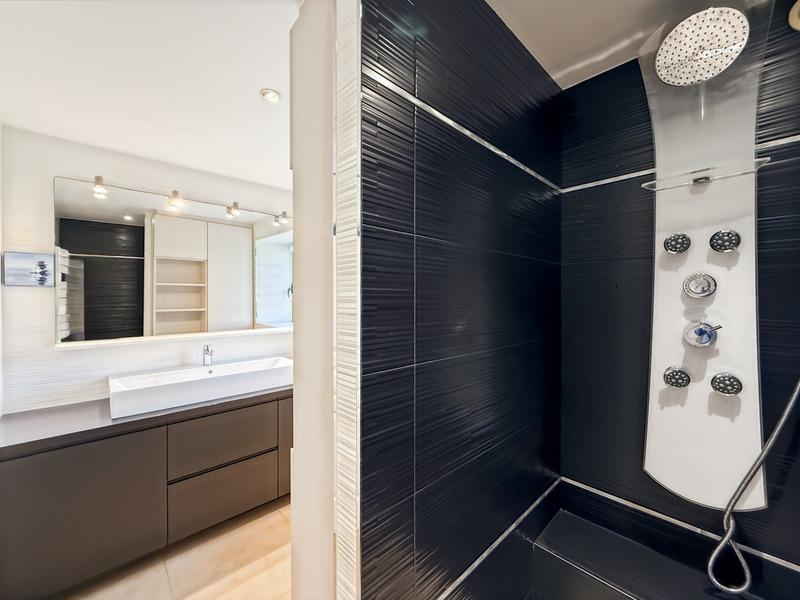 Maison - 298 m² - 10 pièces