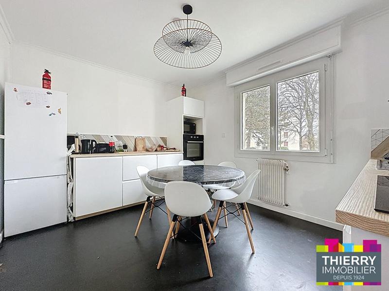 Appartement - 93 m² - 5 pièces