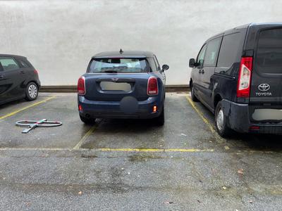 Parking / Garage - 12 m²