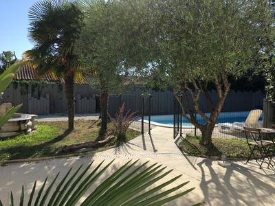 Maison - 847 m² - 36 pièces