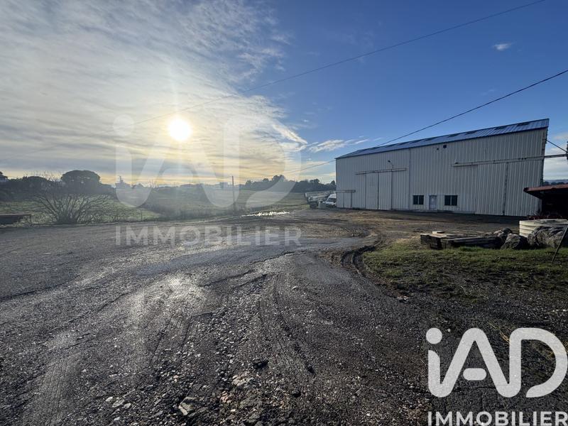 Maison - 1 779 m² - 4 pièces