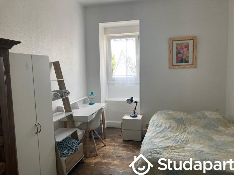 Chambre - 13 m² - 1 pièce