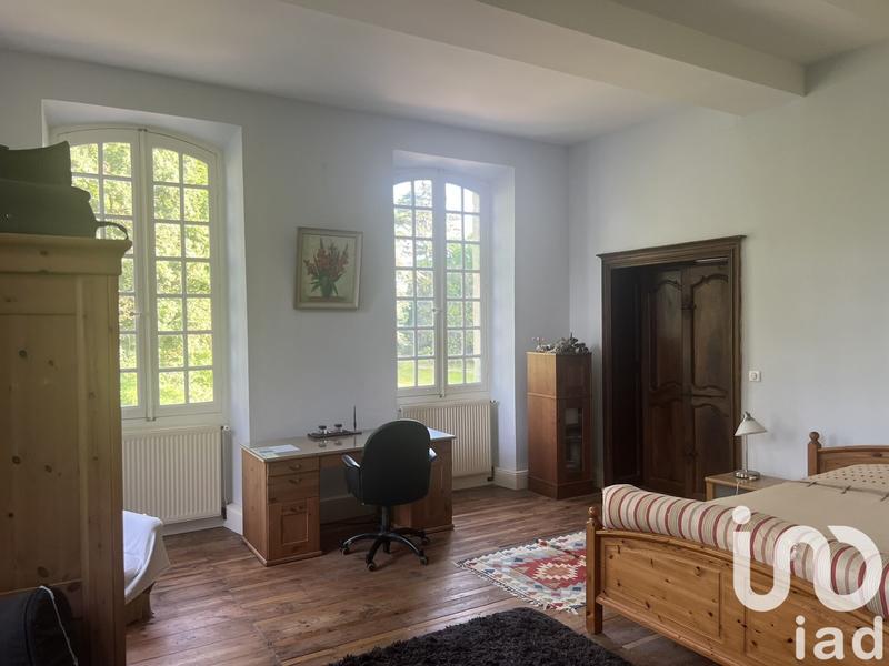 Maison - 713 m² - 16 pièces