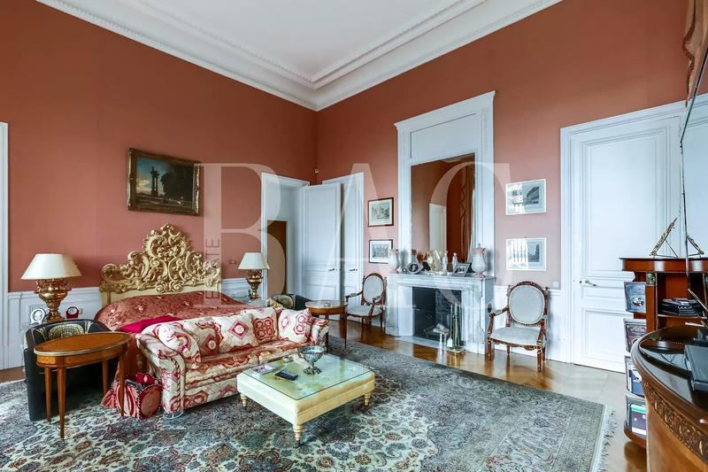 Appartement - 500 m² - 12 pièces