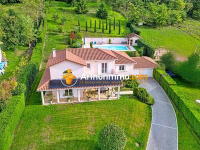 Maison - 152 m² - 6 pièces