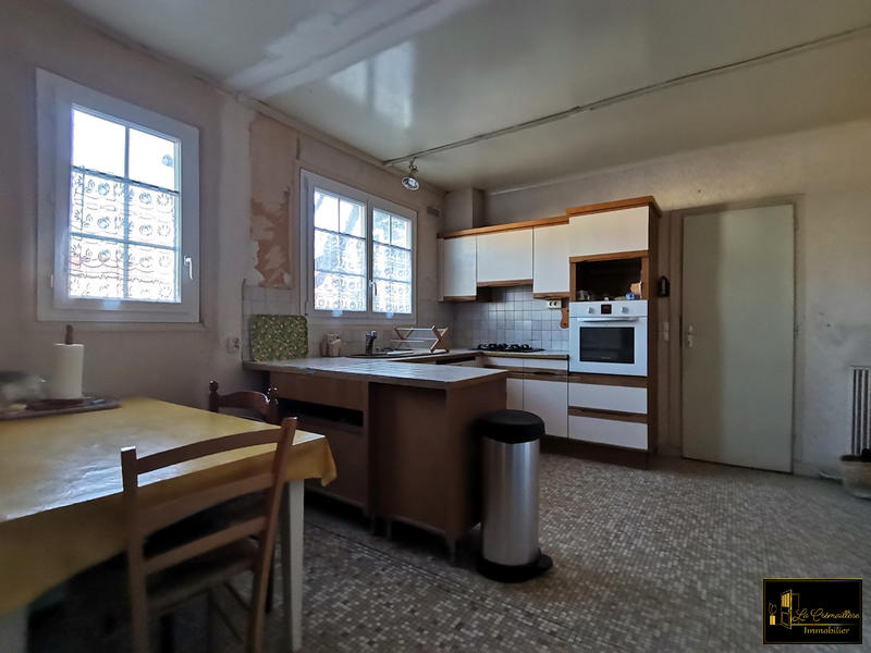 Maison - 192 m² - 9 pièces