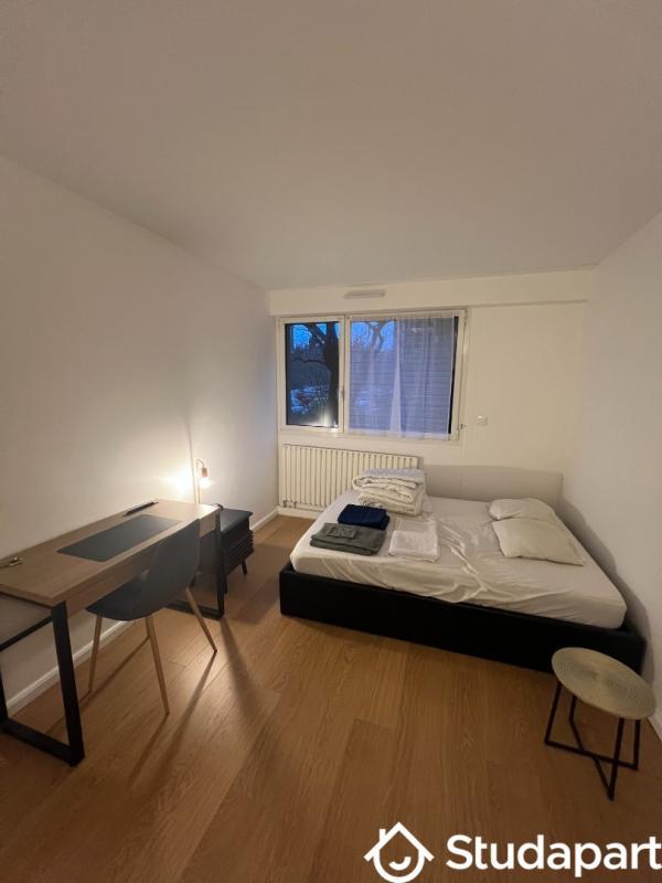 Chambre - 10 m² - 1 pièce