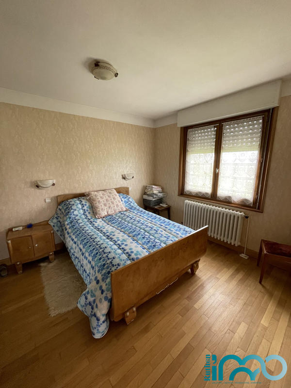 Maison traditionnelle - 185 m² - 8 pièces