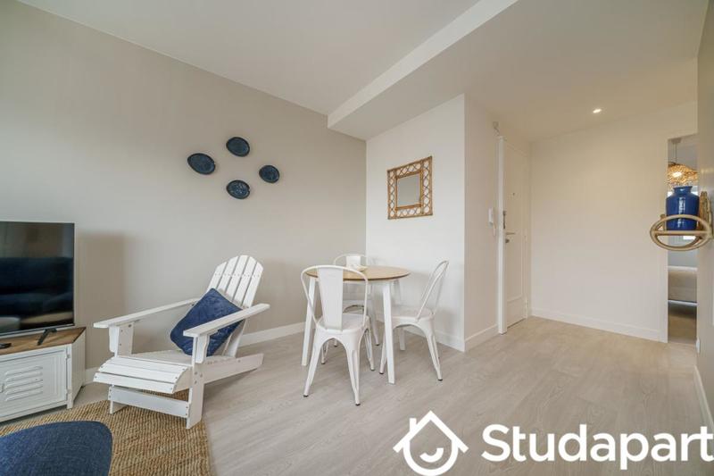 Chambre - 10 m² - 1 pièce