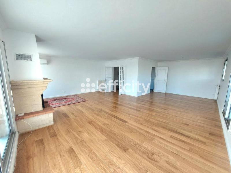 Appartement - 150 m² - 6 pièces