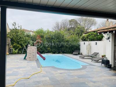 Demeure - 200 m² - 7 pièces