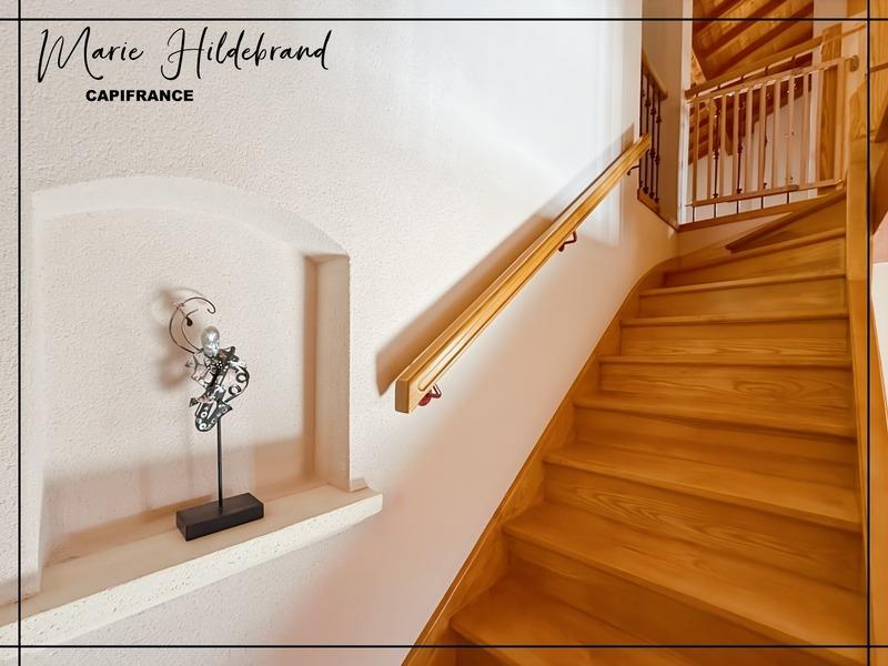 Maison - 235 m² - 7 pièces