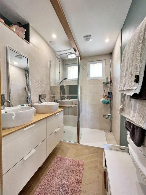 Maison - 94 m² - 5 pièces