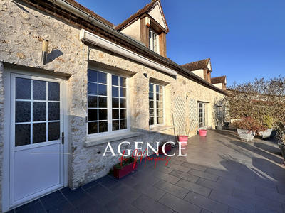 Maison - 251 m² - 5 pièces