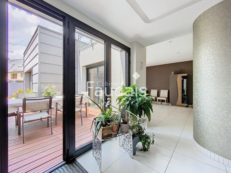 Maison - 224 m² - 8 pièces