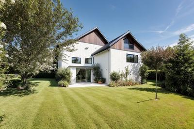 Maison - 270 m² - 5 pièces