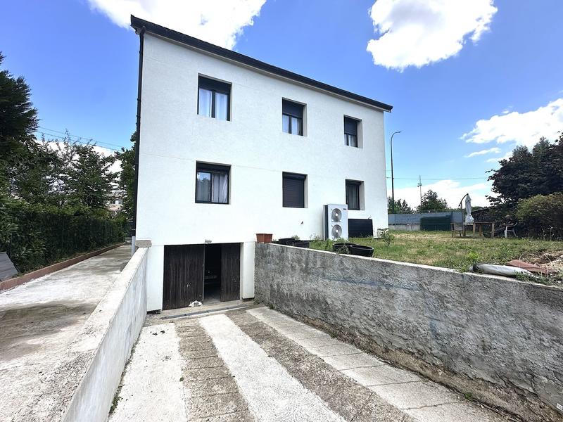 Maison - 195 m² - 9 pièces