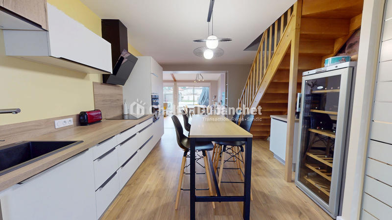 Maison - 163 m² - 7 pièces