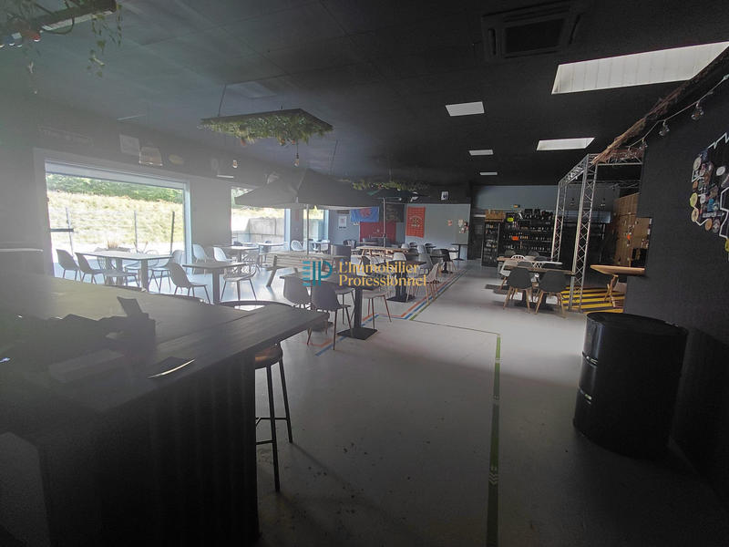 Local commercial - 286 m² - 4 pièces