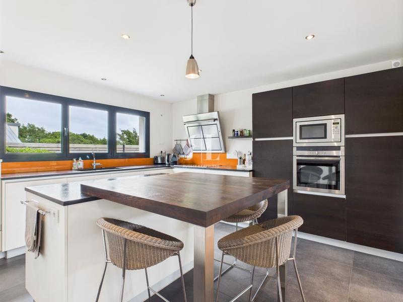 Maison - 251 m² - 8 pièces