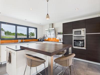 Maison - 251 m² - 8 pièces