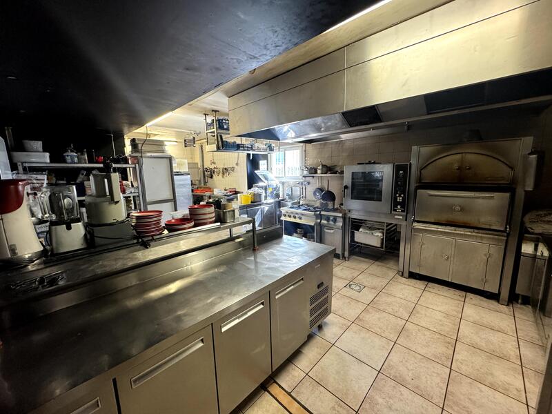 Fonds de commerce - Magasins - 300 m²