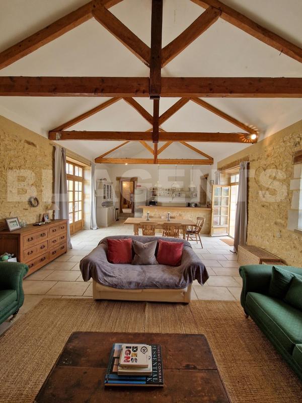 Maison en pierre - 200 m² - 8 pièces