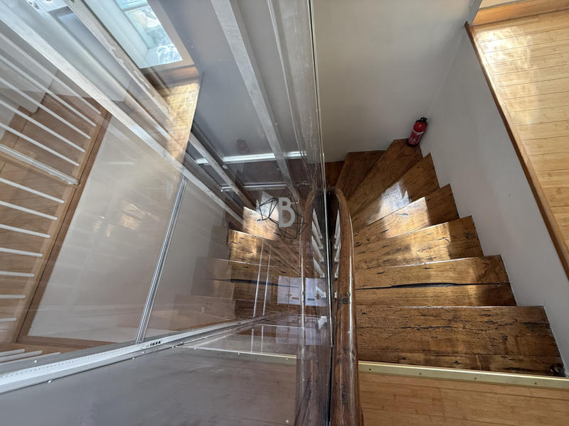 Maison - 236 m² - 7 pièces