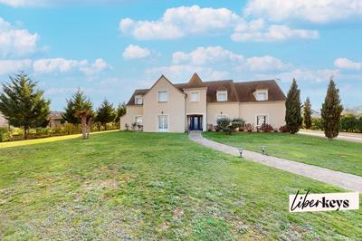 Maison d'architecte - 330 m² - 8 pièces