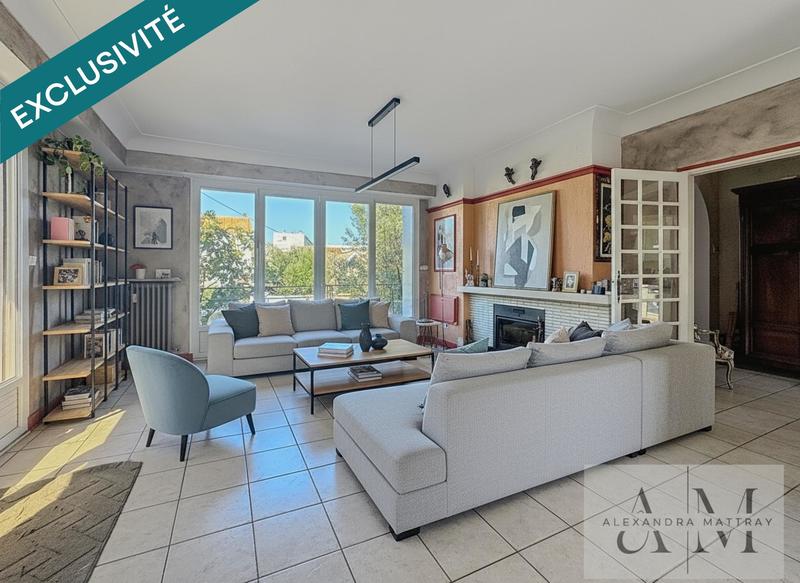 Villa - 253 m² - 9 pièces