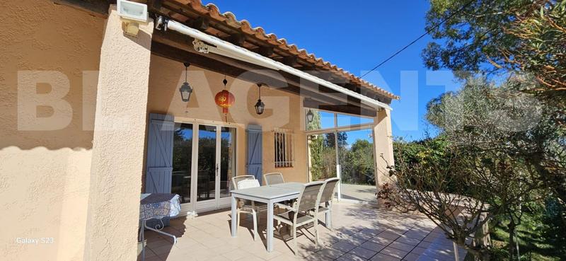 Propriété - 204 m² - 6 pièces