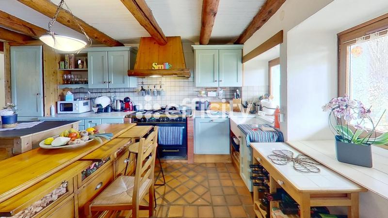 Maison - 220 m² - 7 pièces