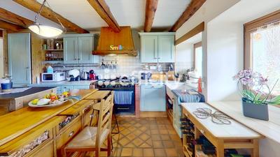 Maison - 220 m² - 7 pièces