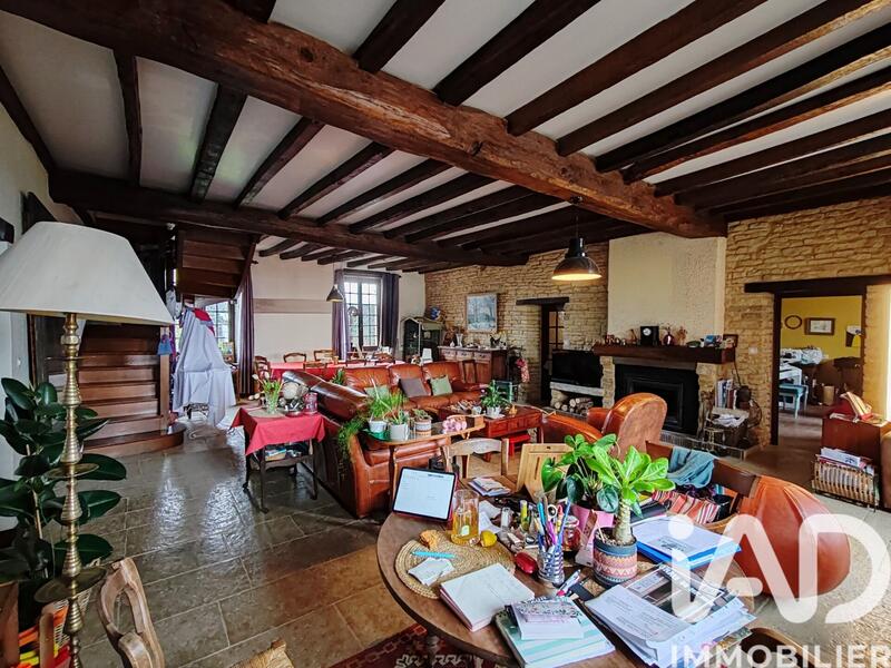 Maison - 246 m² - 9 pièces