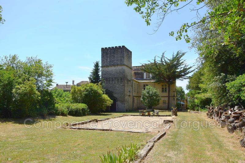 Maison - 1 150 m² - 25 pièces