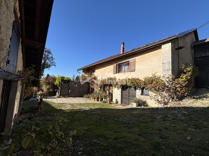 Maison - 300 m² - 9 pièces