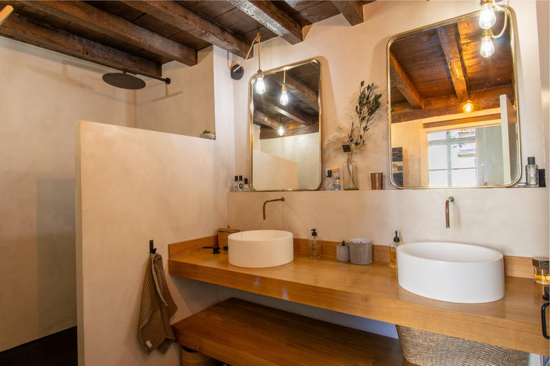 Appartement - 227 m² - 7 pièces