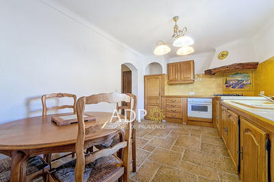 Appartement - 142 m² - 6 pièces