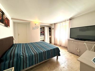 Propriété - 210 m² - 7 pièces