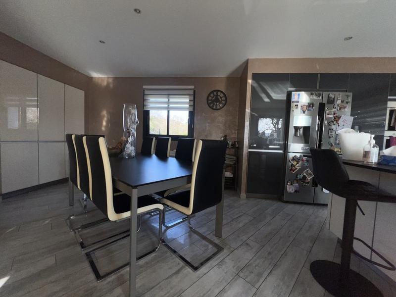 Maison - 200 m² - 5 pièces